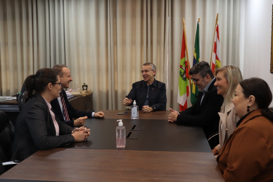 Cônsul Geral da Alemanha visita a Prefeitura de Blumenau, SC
