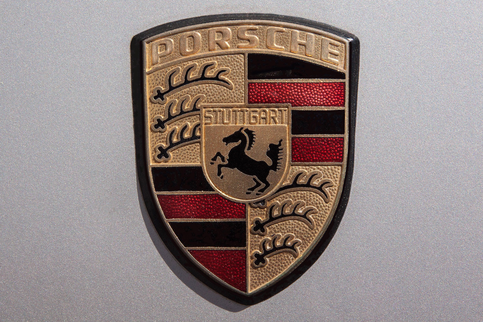 Porsche estreia na Bolsa de Valores da Alemanha com valor histórico
