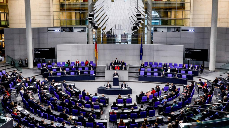 Parlamento da Alemanha aprova proposta de diminuição do número de deputados